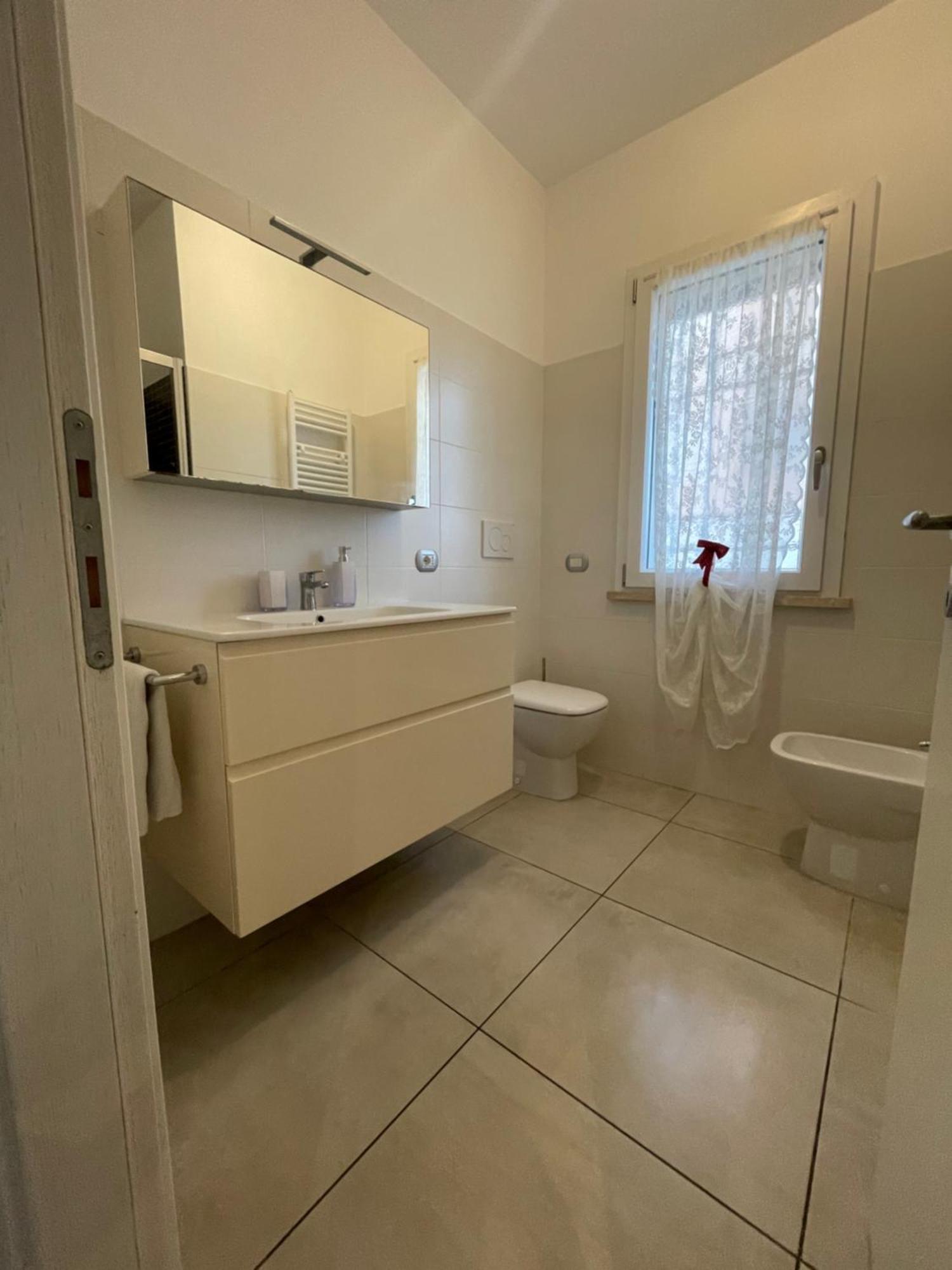 Home With Parking Near The Airport And Beach Fiumicino Exterior foto